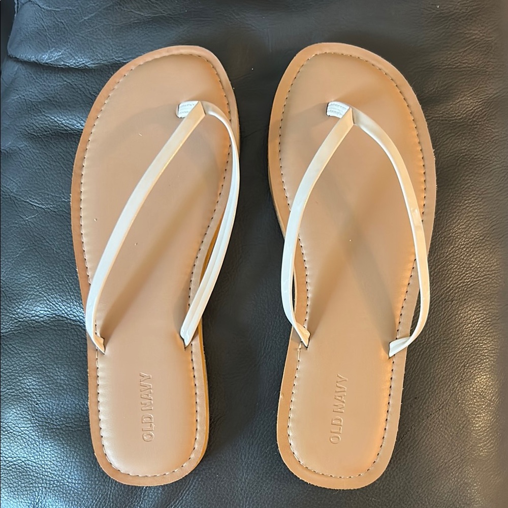 Old Navy Women's Tan Flip Flops